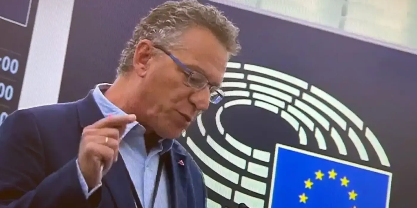 Κώστας Αρβανίτης για Πολωνία: «Παιχνίδι εξόντωσης της άλλης άποψης τα «πατριωτικά διαπιστευτήρια» που ζητούνται»